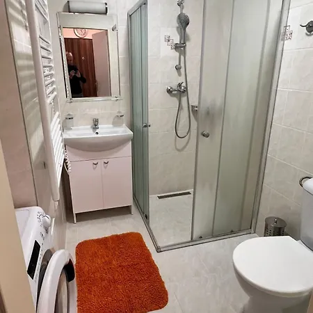 New 10 Minutes From Downtown For 3 People