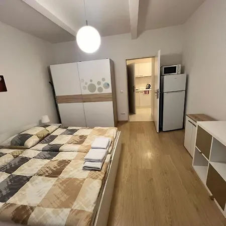 New 10 Minutes From Downtown For 3 People Prága